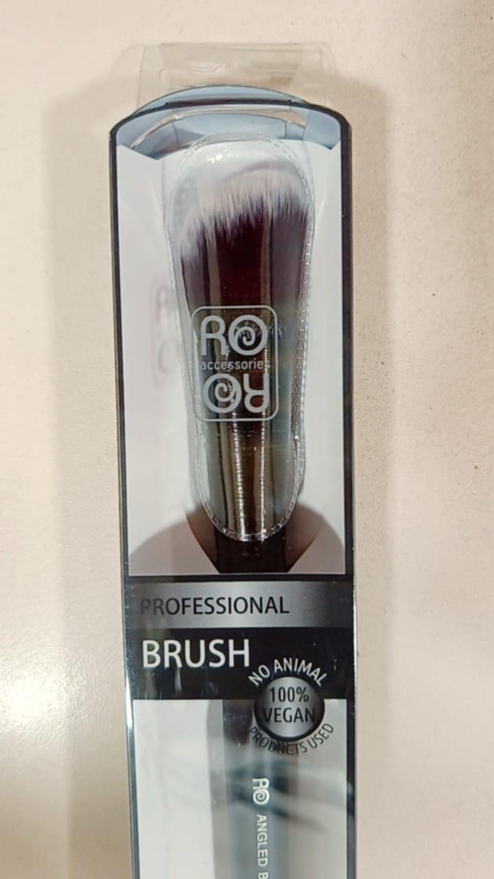 ANGLED BLUSH BRUSH Ro accessories - Image 2