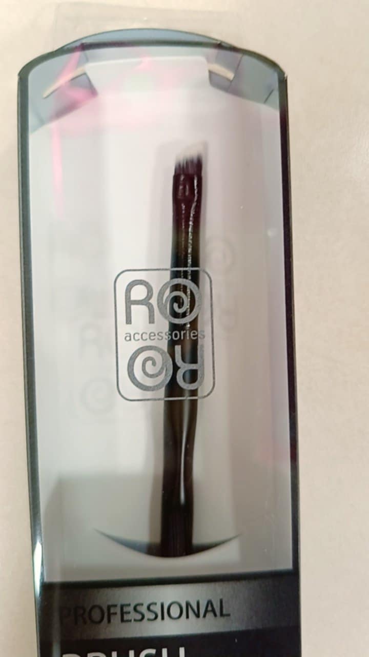 ANGLED EYELINER BRUSH Ro accessories - Image 2