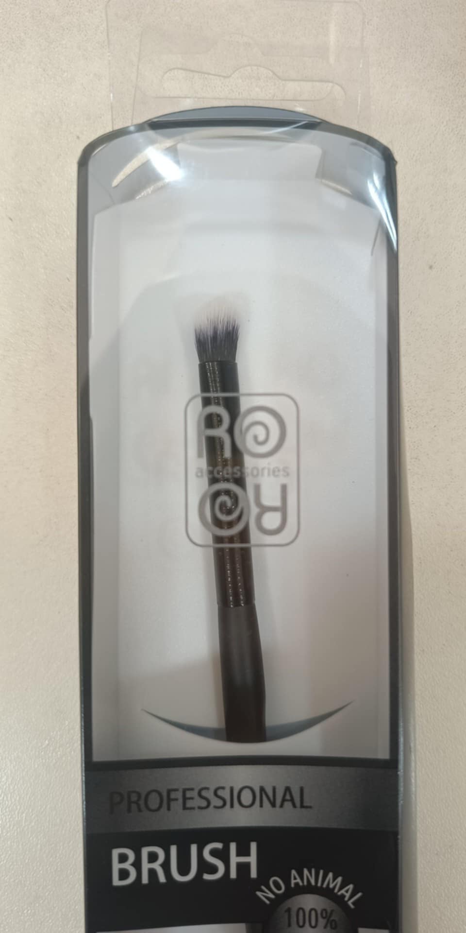 ANGLED EYESHADOW BRUSH Ro accessories - Image 2