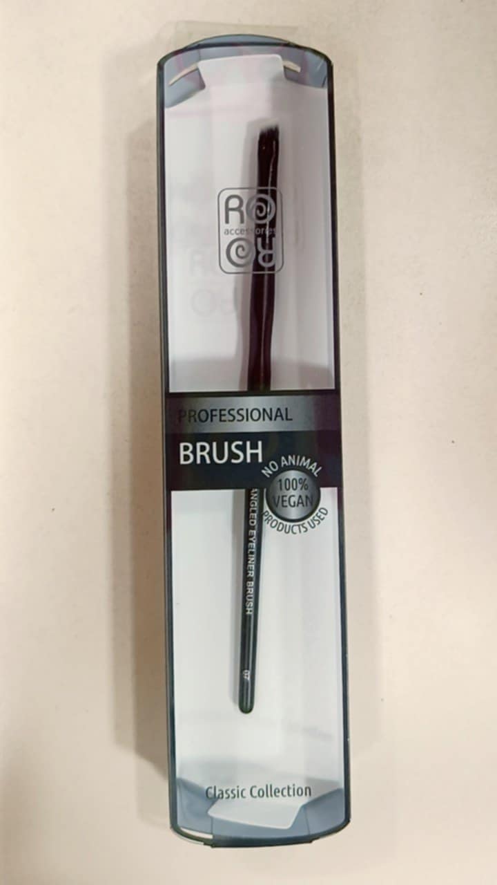 ANGLED EYELINER BRUSH Ro accessories