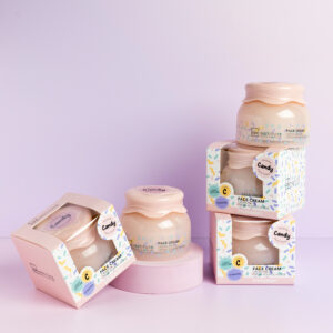 ΚΡΕΜΑ ΠΡΟΣΩΠΟΥ CANDY CARAMEL 50ml – ΜΕ ΒΙΤΑΜΙΝΗ C
